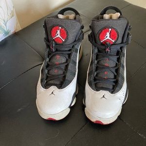 Black and white Jordan 6 rings size 6.5y
